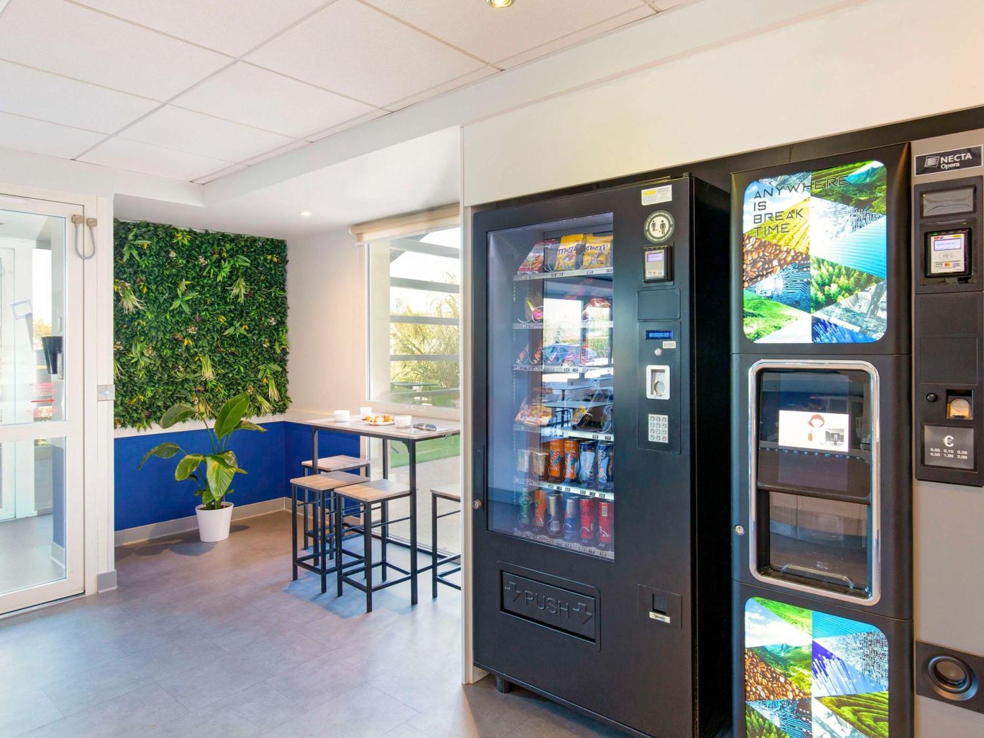 Ibis Budget Saint-Maximin Εξωτερικό φωτογραφία