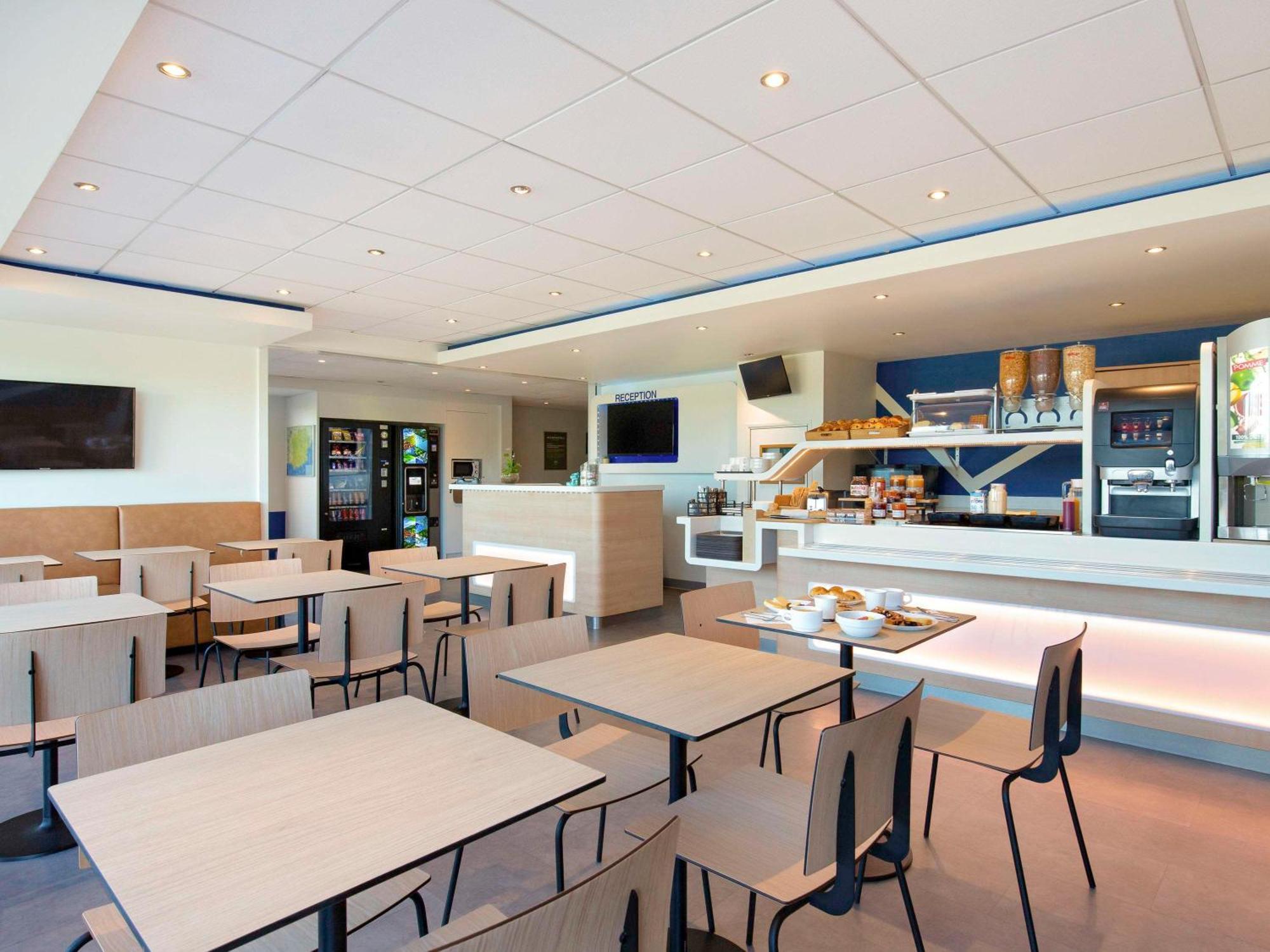 Ibis Budget Saint-Maximin Εξωτερικό φωτογραφία